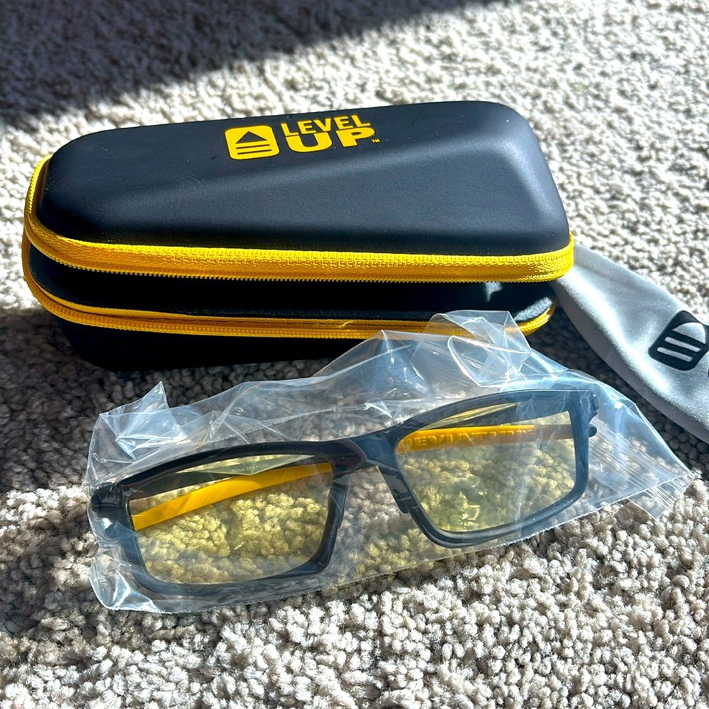 Level Up gaming eyewear (blue light blocking)